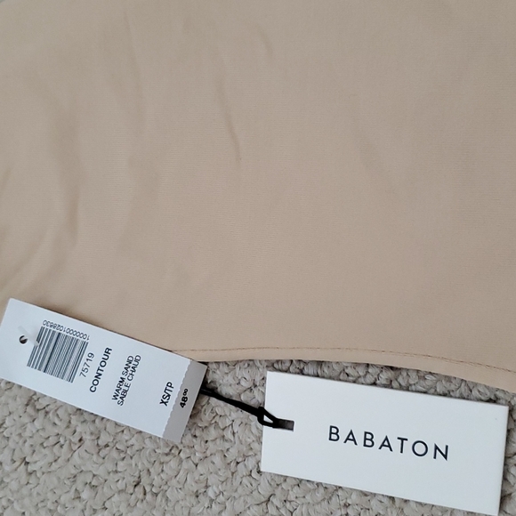 Aritzia Babaton Contour Bodysuit - Beige / Nude - V Neck - SZ XS - NWT - Picture 6 of 10